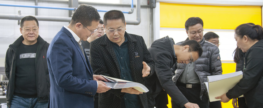 侯景濱走訪印刷、影像市場(chǎng)